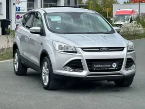 Ford Kuga Titanium *4x4*SHZ*Navi*Klima*AHK* Bild 4