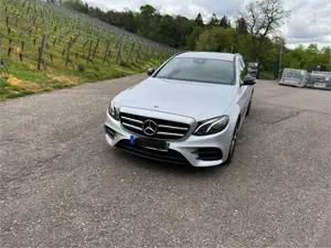Mercedes-Benz E 220 E 220 d T 9G-TRONIC AMG Line