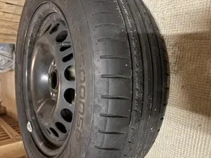 4 Auto Sommerreifen (fast neu) auf Felge