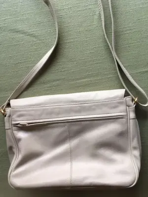 Damen-Umhängetasche  -Handtasche  -Überschlagtasche  BBK Pascal  Bild 3
