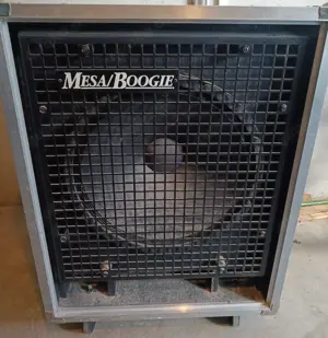 Mesa Boogie Bassbox 15", 4 Ohm mit Rollen, Flightcase-Ausführung inkl. Frontabdeckung 