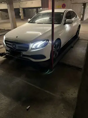 Mercedes-Benz E 220 avantgarde