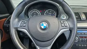 BMW 118 d Cabrio Leder Shzg Klima PDC Alu TÜV Neu Bild 4