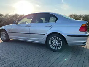 BMW 320 320i