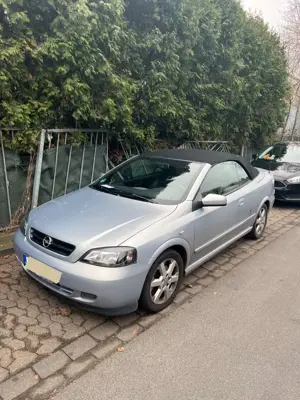 Opel Astra Cabrio 1.8 16V Bild 3