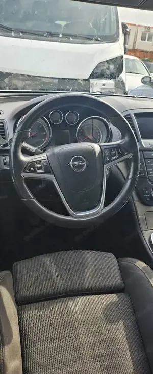 Opel Insignia Edition Bild 2