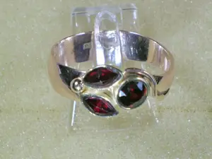 HANDARBEIT: Ring Größe 19,5 - 61 585 Gold mit Granat