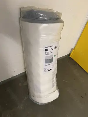 Ikea NEIDEN Bettgestell mit Lattenrost und Matratze