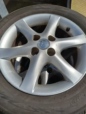 4 neuwertige Original Sommerreifen für TOYOTA COROLLA auf Toyota Alufelgen 