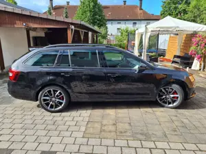 Skoda Octavia Octavia Combi 2.0 TSI DSG RS Bild 4