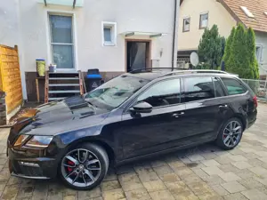 Skoda Octavia Octavia Combi 2.0 TSI DSG RS Bild 2