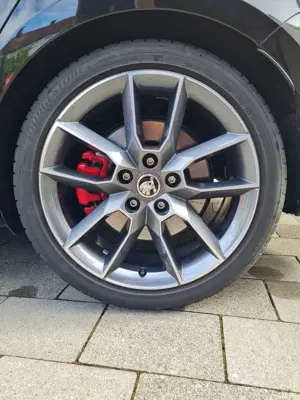 Skoda Octavia Octavia Combi 2.0 TSI DSG RS Bild 5