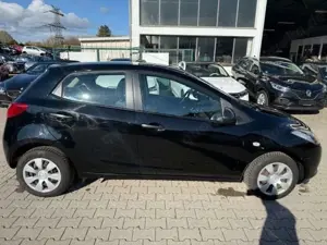Mazda 2 Lim. 1.3 Center-Line 1Hand 8Fach 54TKM TÜV Bild 4