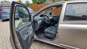 Toyota Yaris 1.0 Sol Tüv Neu Bild 5