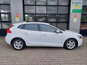 Volvo V40 T2 You *2te.Hd.*Scheckheft gepflegt*Top Zustand*Xe Bild 4