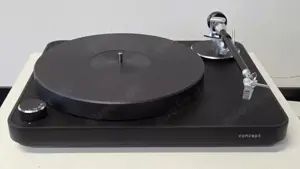 Clearaudio Concept Plattenspieler mit MM Tonabnehmer