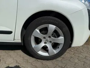 Peugeot 3008 3008 120 VTiPremium Bild 3