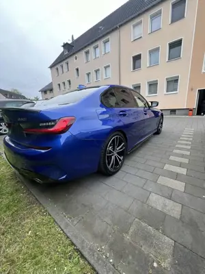 BMW 330 330 i M Sport Bild 4