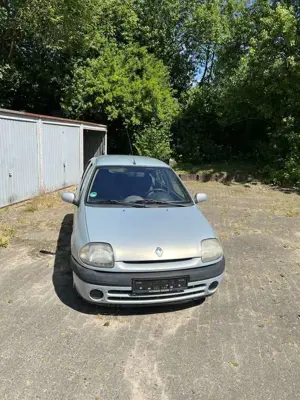 Renault Clio Clio 1.4 RXE Bild 5