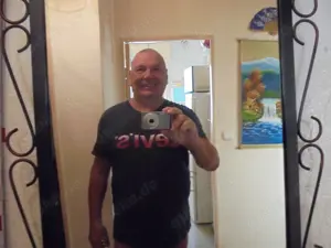 Suche einsame Frau, Alter und Nationalität egal, sehr gerne Asiatin!