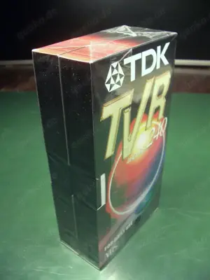 8 neue leere VHS Video- Leerkassetten 240 Min. unbespielt, original verschweißt. TDK, Maxell und Son