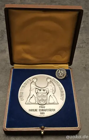 Personalisierte GEDENKMEDAILLE "HK Handelskammer Niederöst." inkl. Anstecknadel u. Schmuckschatulle Bild 2