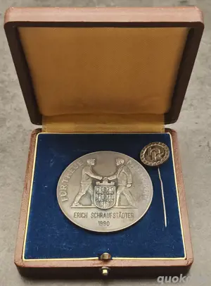 Personalisierte GEDENKMEDAILLE "Handelskammer Niederösterreich" inkl. Anstecknadel u. Schmuckschatul Bild 4