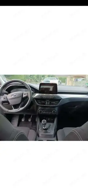 Ford Focus Turnier 1.0 EcoBoost Hybrid TITANIUM Bild 4