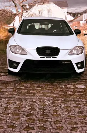 SEAT Leon 2.0 TSI 240 Cupra