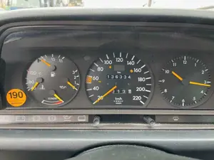 Mercedes-Benz 190 2.0  1. Hand Bild 4