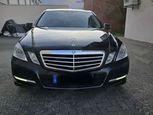 Mercedes-Benz E 220 CDI DPF BlueEFFICIENCY Automatik Avantgarde