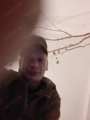 schlanker, humorvoller Mann,46, sucht sanfte Sie für ein erotisches Abenteuer 