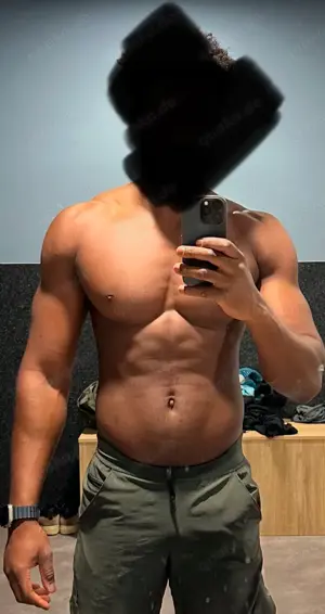 Afrikanischer Gentleman (30) sucht reife Frauen mit Feuer