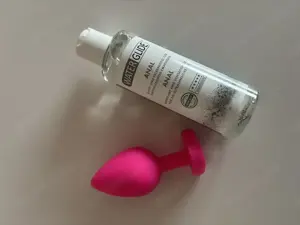 Analplug mit Nachricht, 8 CM Be Mine aus Silikon mit Gel 250ml