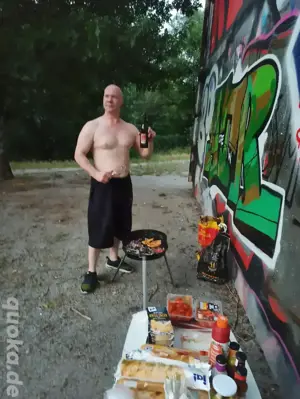Er sucht Sie
