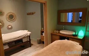 die Freisetzung der steifen Muskeln und das Entblöcken der Wirbelsäule durch Massage