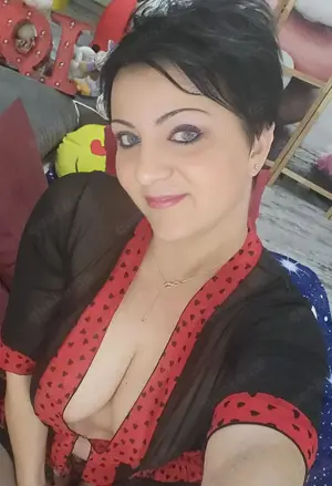 Curvy Milf Karina's Dropbox Bilder Pack zu verkaufen 