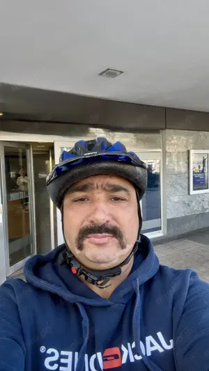 Bist du volljährig 18 bist etwas noch junge sie 18 runteund sucht ein nette Mann regelmäßig treffen 