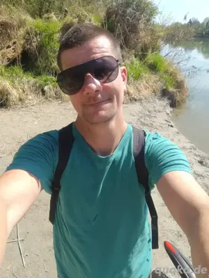 Nachmittags treff bei dir zu Hause oder outdoor  ab 14 Uhr  mit einer  23j bis 37j Frau gesucht 