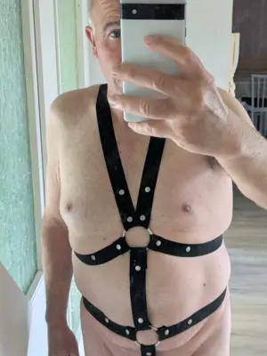 Dominante Dame für Beziehung gesucht