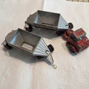 Modellauto--Matchbox  Major Pack NO  M 4 Fruechauf Hopper   2 Anhänger