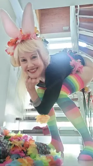 Pudding in Po pumpen und andere schräge Performance als Video Sammlung  Bild 2