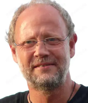 Suche Assistenzkraft für haushaltstätigkeiten