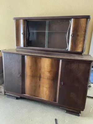 Schrank zweiteilig Eiche massiv Eiche Furnier 1950er Jahre.