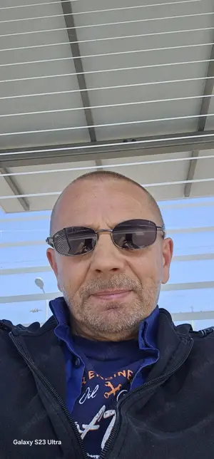Ich ( m ) 52 Jahre alt, würde gerne eine Freundschaft mit einer Dame 