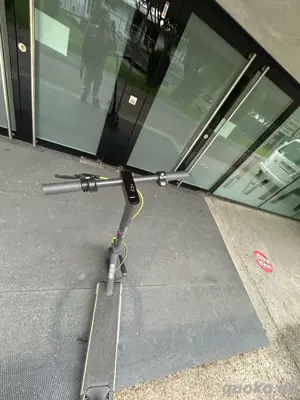 E-Scooter mit 1000 Watt   Top Zustand, nur 400 km gelaufen