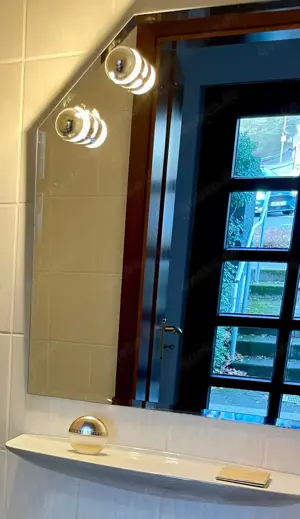 Spiegel mit Beleuchtung für's Gäste-WC 