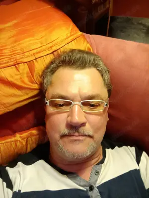 Suche Frauen für heiße Sextreffen ab 45-75 Jahre. Gern auch Rubensdamen! Bis 30 km Entfernung. 