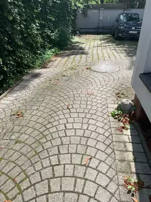 ein Mieter hat sein Auto verkauft - Stellplatz frei ab Mai2025