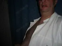    suche hier eine    oder zwei Frauen,  ohne finanzielle Interessen 